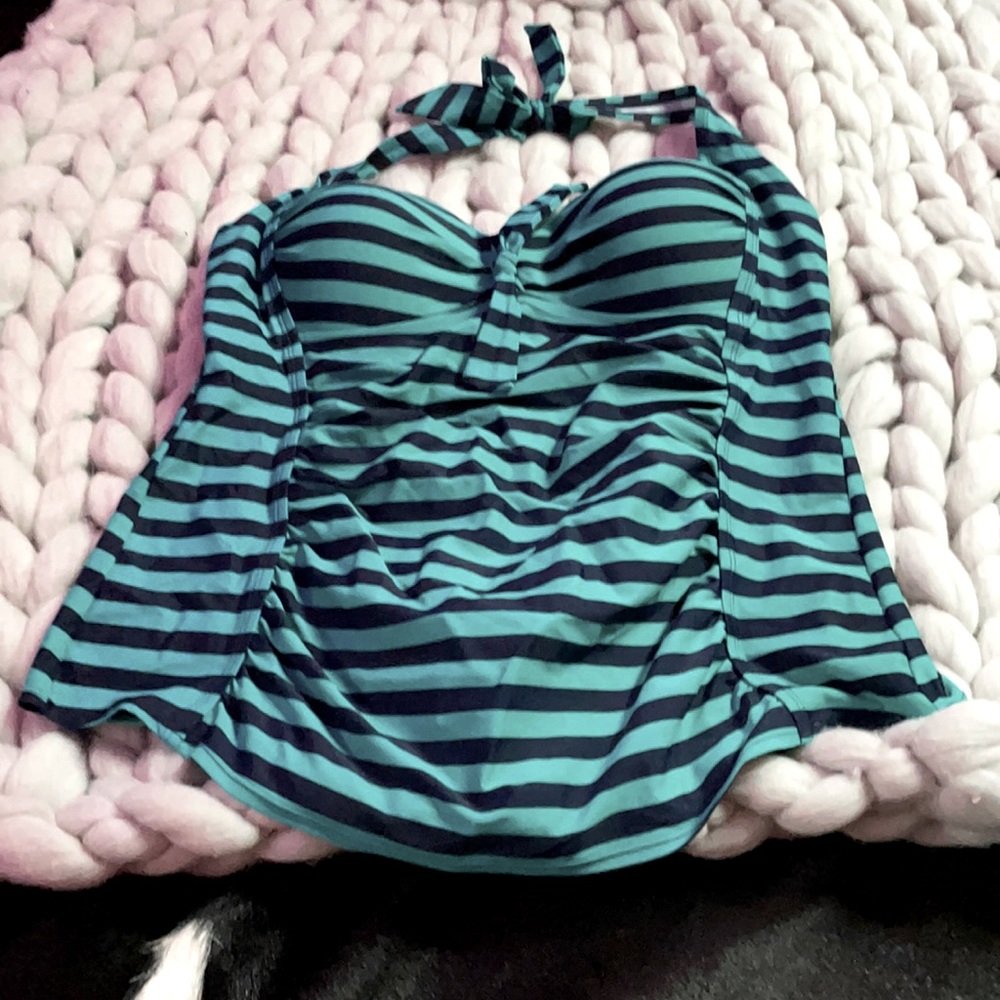 Pinup-Style Swimsuit Top